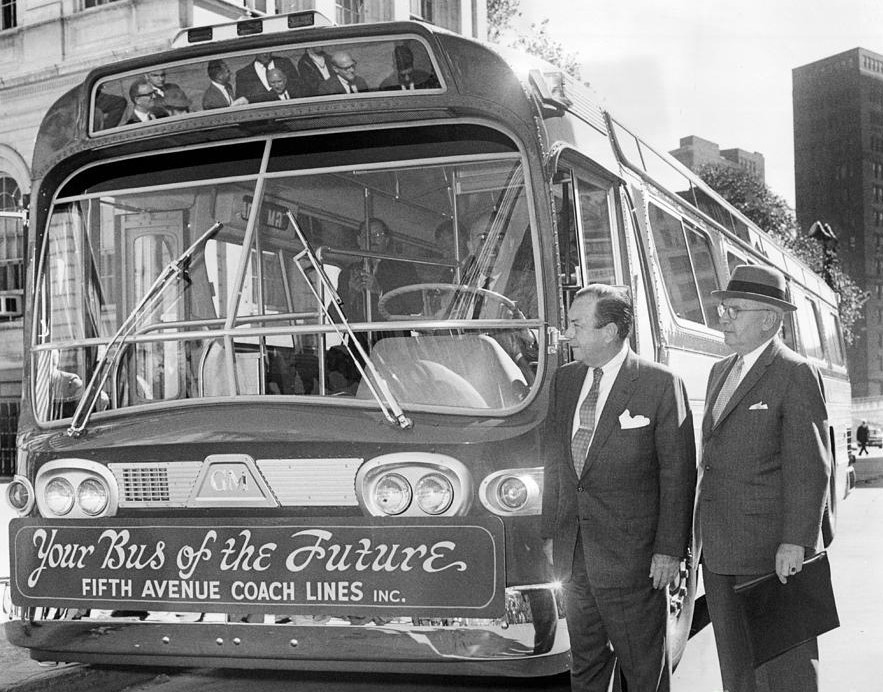 fifth-ave-coach-lines-debuts-its-new-wider-bus-to-mayor-robert-wagner-1959-barney-stein (2).jpg