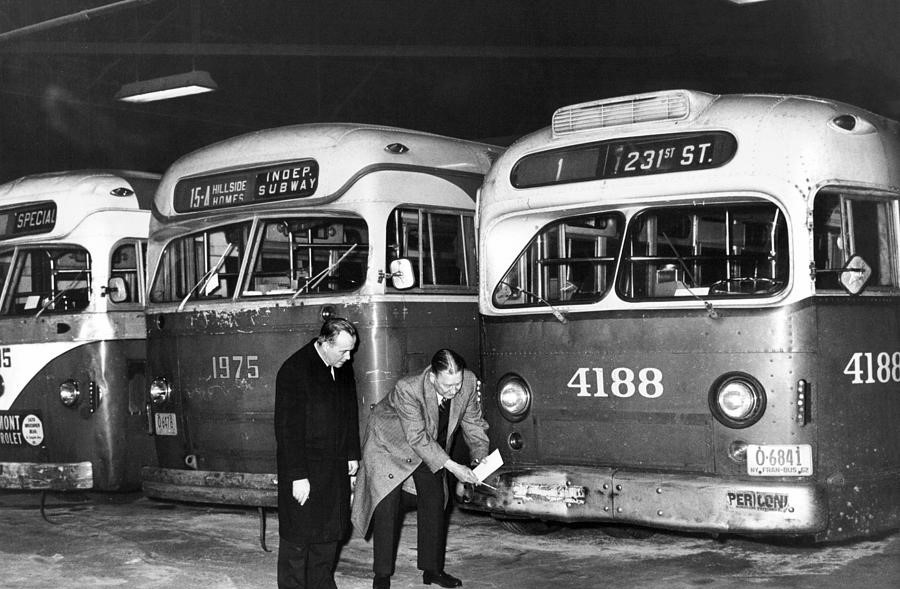 nyc-seizes-several-buses-and-are-inspected-by-officials-1962-william-jacobellis (2).jpg